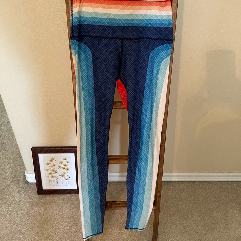 Yoga Democracy Retro Rainbow SM 🌈 NWOT